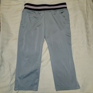 🆕️Women's Nike Capri Pants